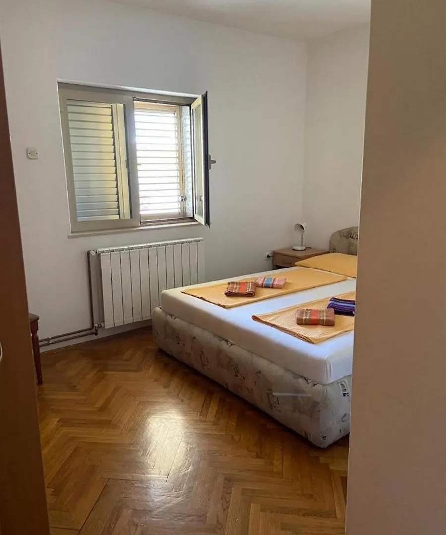 Apartments With A Parking Space Crikvenica - 22214