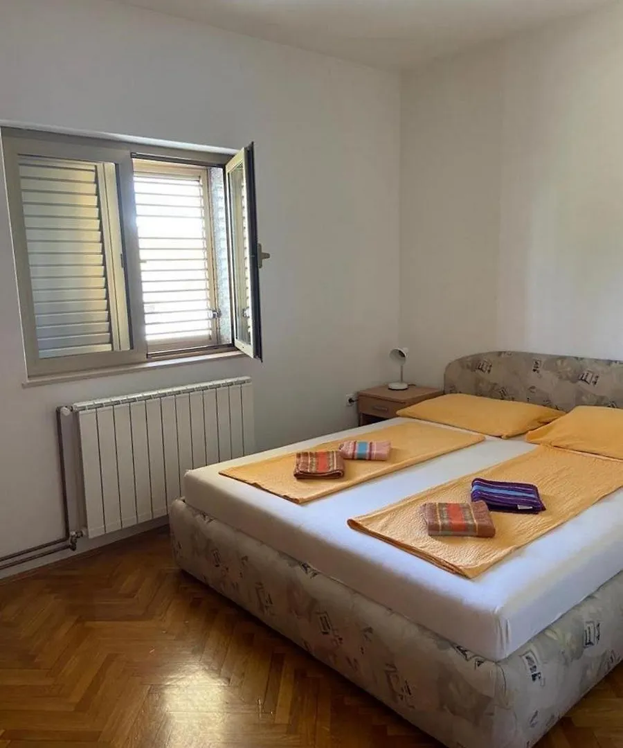 Apartments With A Parking Space Crikvenica - 22214 0*,