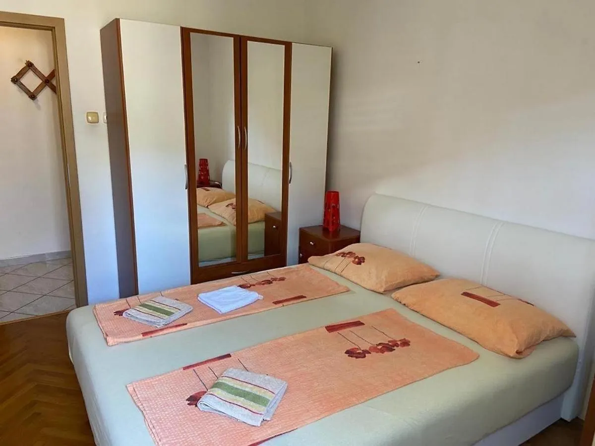 Apartments With A Parking Space Crikvenica - 22214